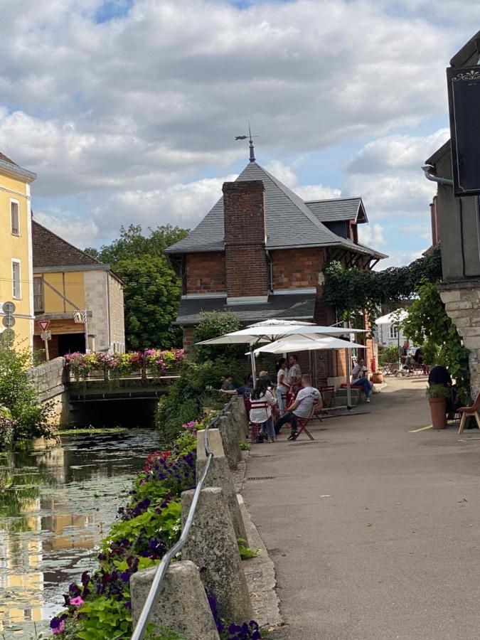 Le Cristallin Gite Plein Coeur De Chablis Exteriör bild