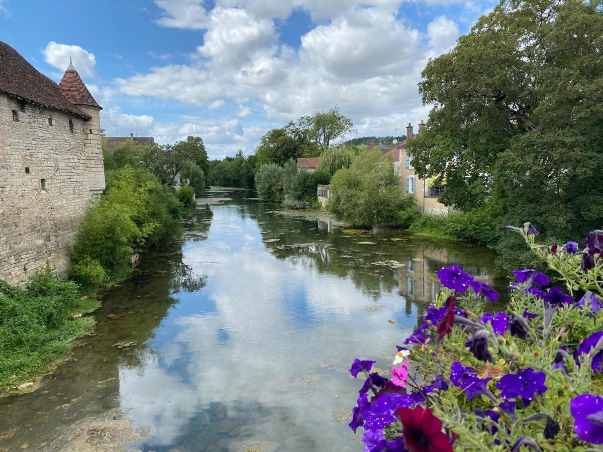 Le Cristallin Gite Plein Coeur De Chablis Lägenhet Exteriör bild